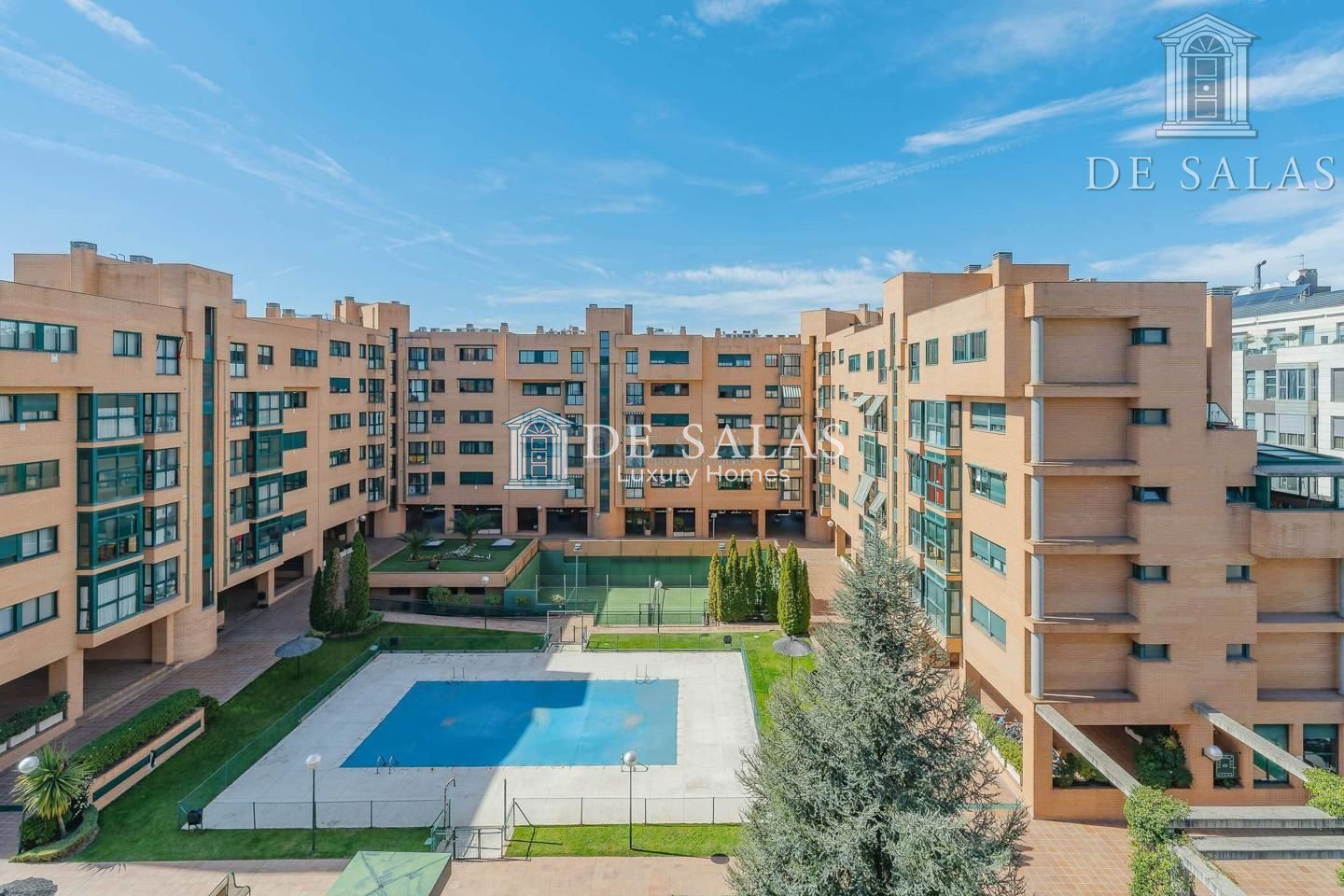 Bonito Ático en Campo de las Naciones