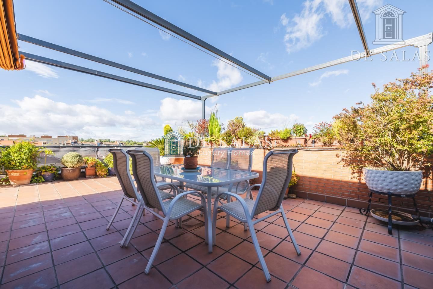 Comprar áticos de lujo 4 Ático con terraza de 90 m2 en Campo de las Naciones