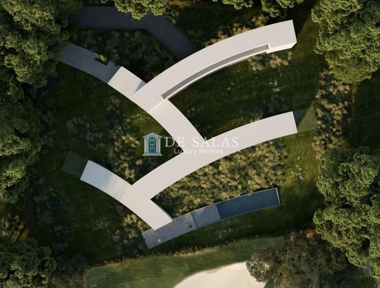 Espectacular chalet obra nueva en parcela con vistas al golf