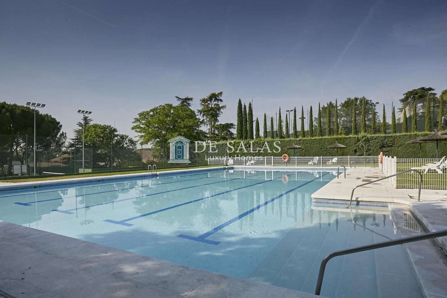 Chalet independiente en urbanización cerrada