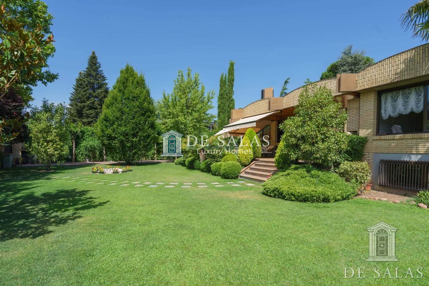 Vivir rodeado de una gran jardín: Todo un lujo en Conde Orgaz