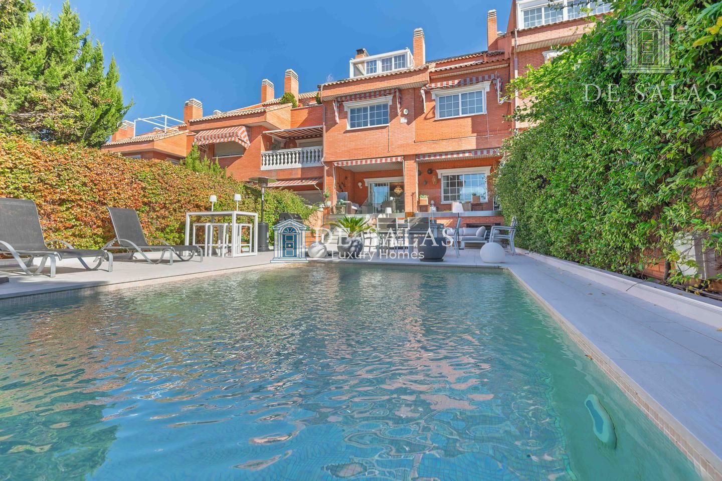 Impresionante Chalet Adosado en Peñagrande