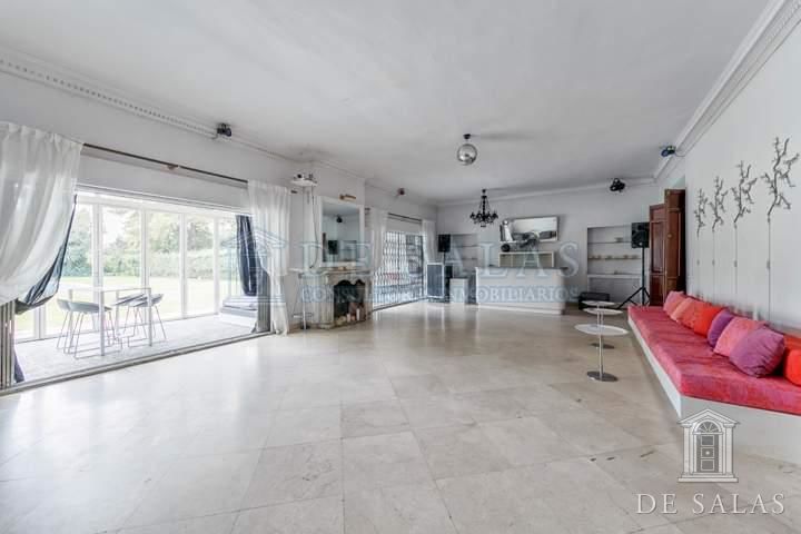 Luxury independent villa in La Moraleja – 800 m2