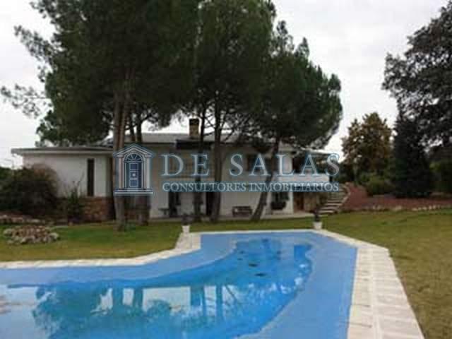 Luxury independent villa in Valdelagua – 350 m2