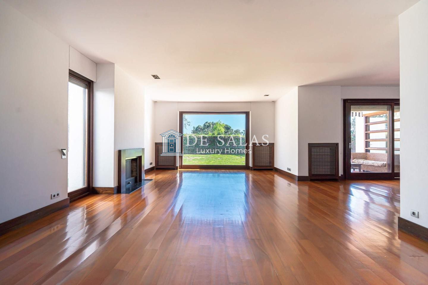 Casa Chalet en venta en Alcobendas de 450m2 REF:MOV03121