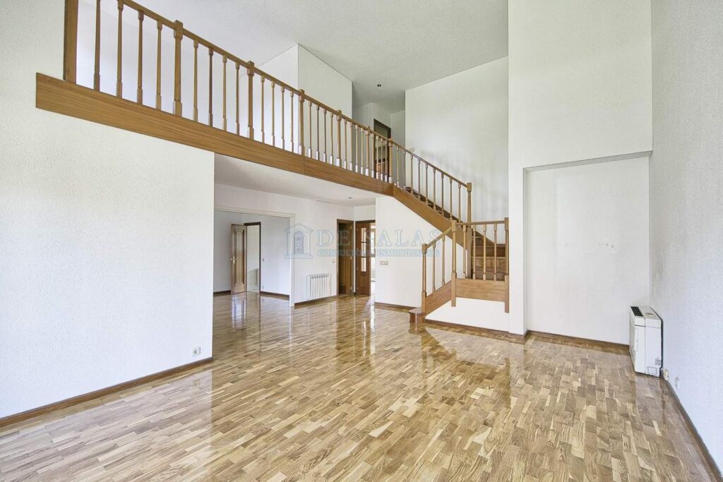 Casa Chalet en venta en Alcobendas de 350m2 REF:MOV02786