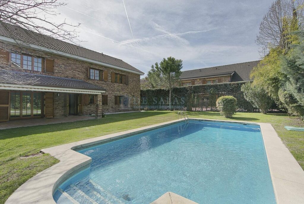 Casa Chalet en venta en Alcobendas de 350m2 REF:MOV02785