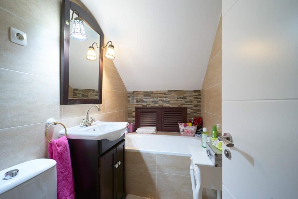 Casa Chalet en venta en Madrid de 350m2 REF:MIV01805