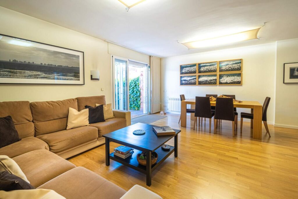 Casa Chalet en venta en Madrid de 240m2 REF:MIV01864