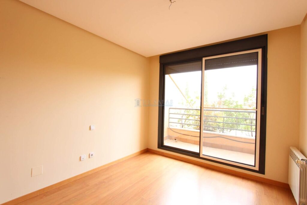 Casa Chalet en venta en Madrid de 308m2 REF:MIV01653