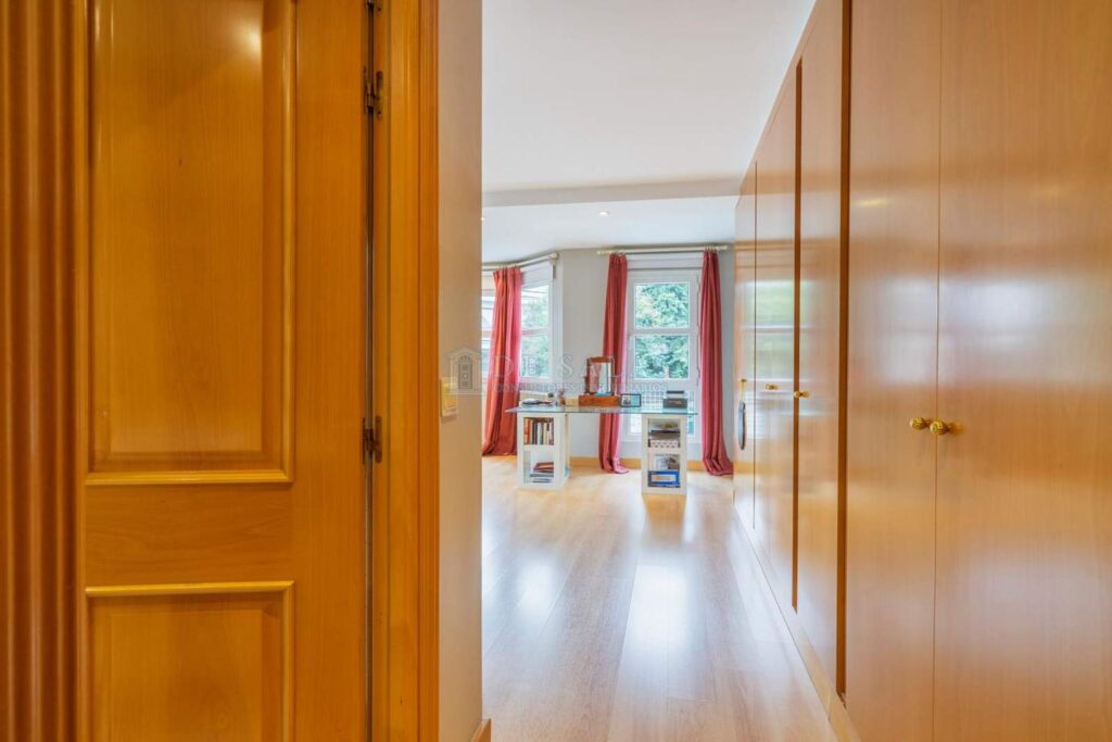 Casa Chalet en venta en Madrid de 700m2 REF:MIV01760