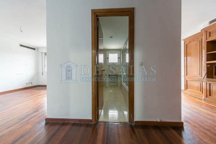 Casa Chalet en venta en Madrid de 300m2 REF:MIV01495