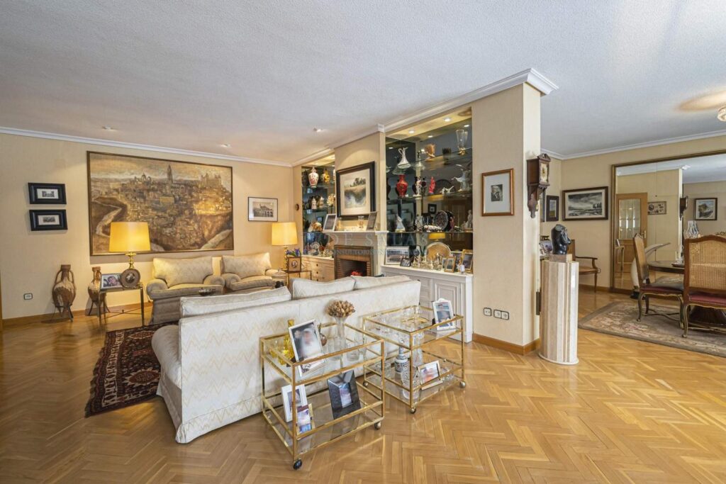 Piso en venta en Madrid de 310m2 REF:MIV01856