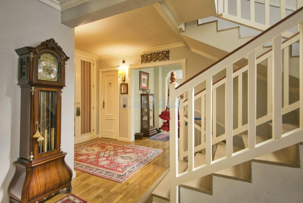 Casa Chalet en venta en Madrid de 316m2 REF:MIV01611