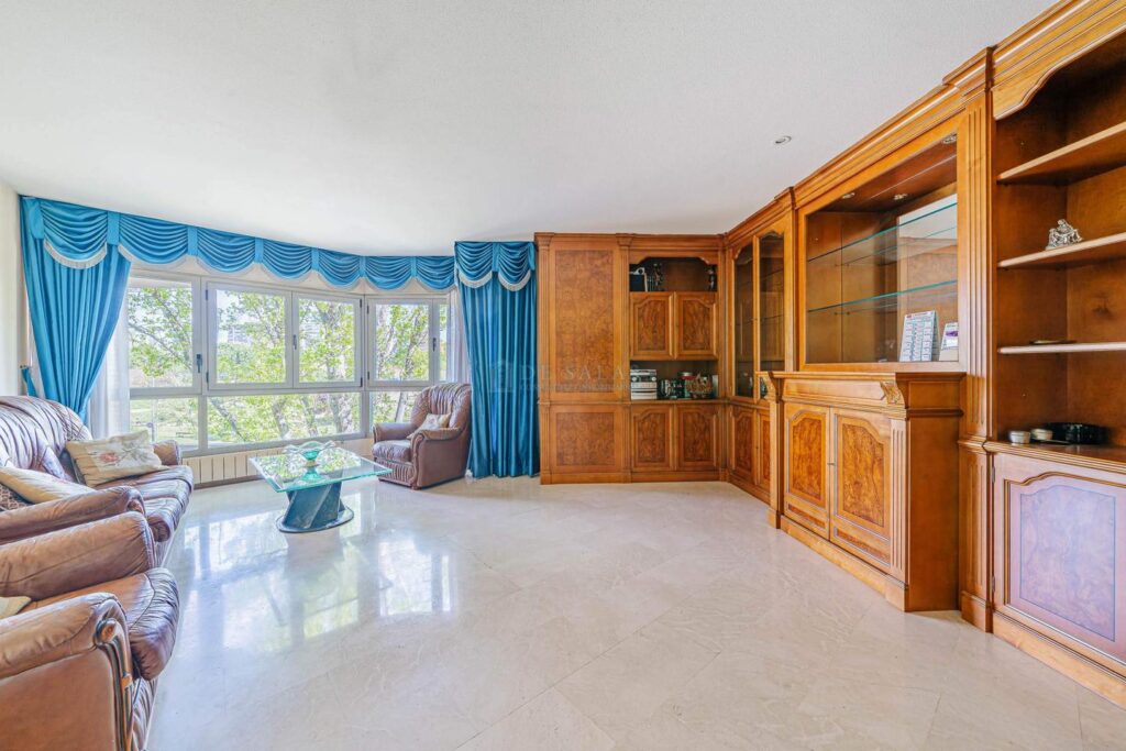 Piso en venta en Madrid de 140m2 REF:MAV02613