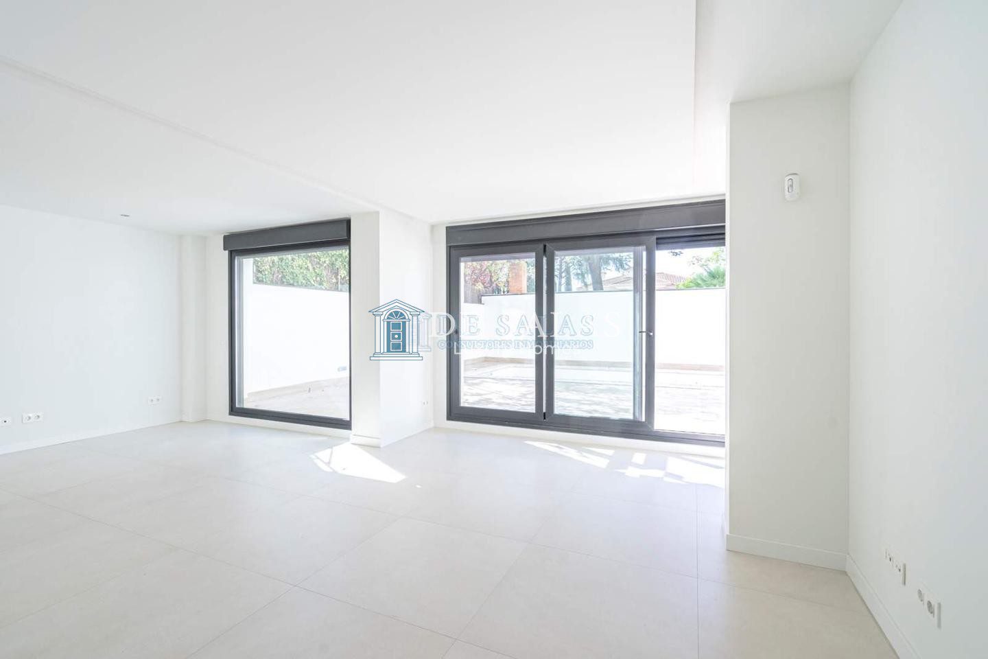 Casa Chalet en venta en Madrid de 1m2 REF:MAV02295