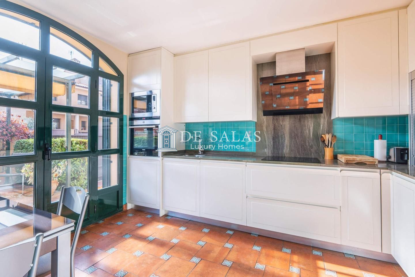 Casa Chalet en venta en Madrid de 232m2 REF:MAV02502