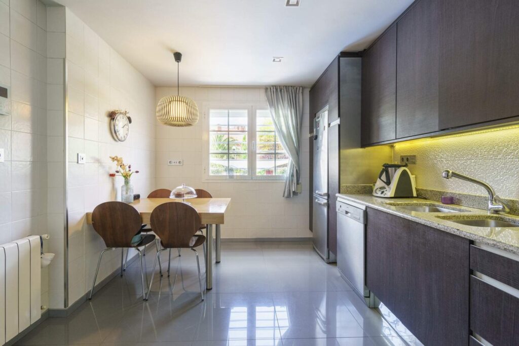 Casa Chalet en venta en Madrid de 258m2 REF:MAV02372