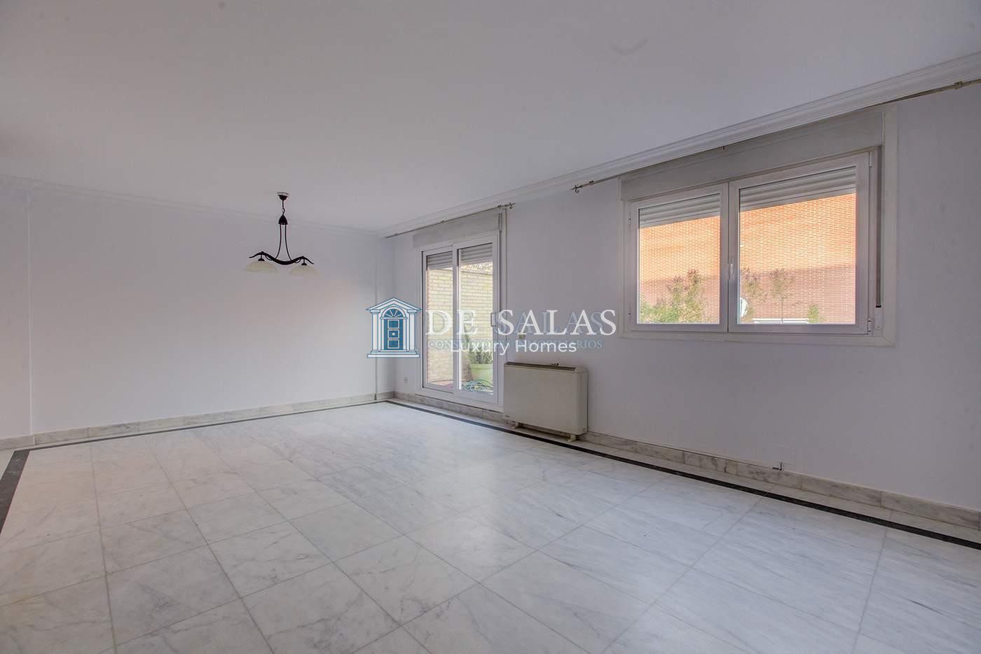 Casa Chalet en venta en Madrid de 284m2 REF:MAV02241