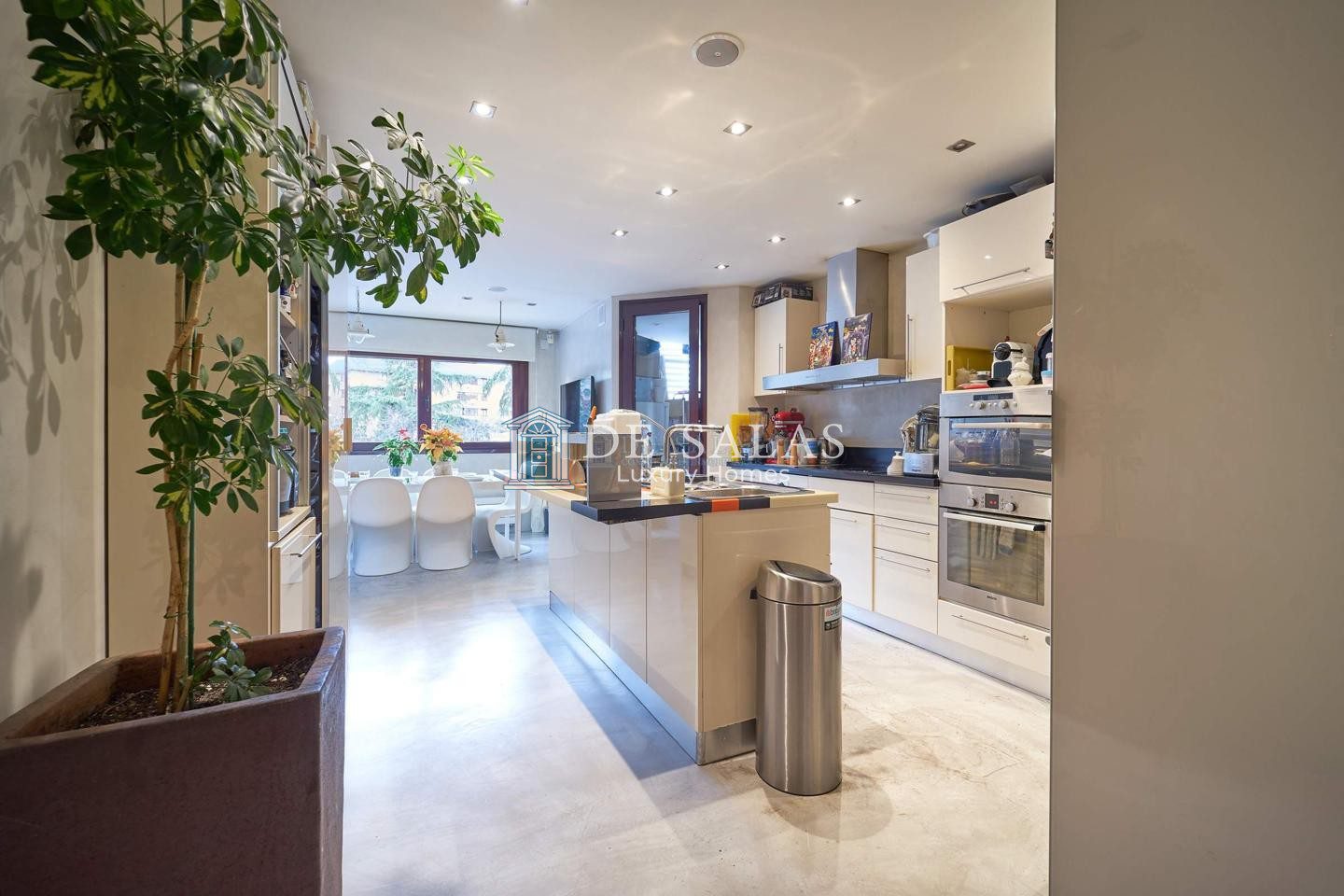 Piso en venta en Madrid de 200m2 REF:MAV02405