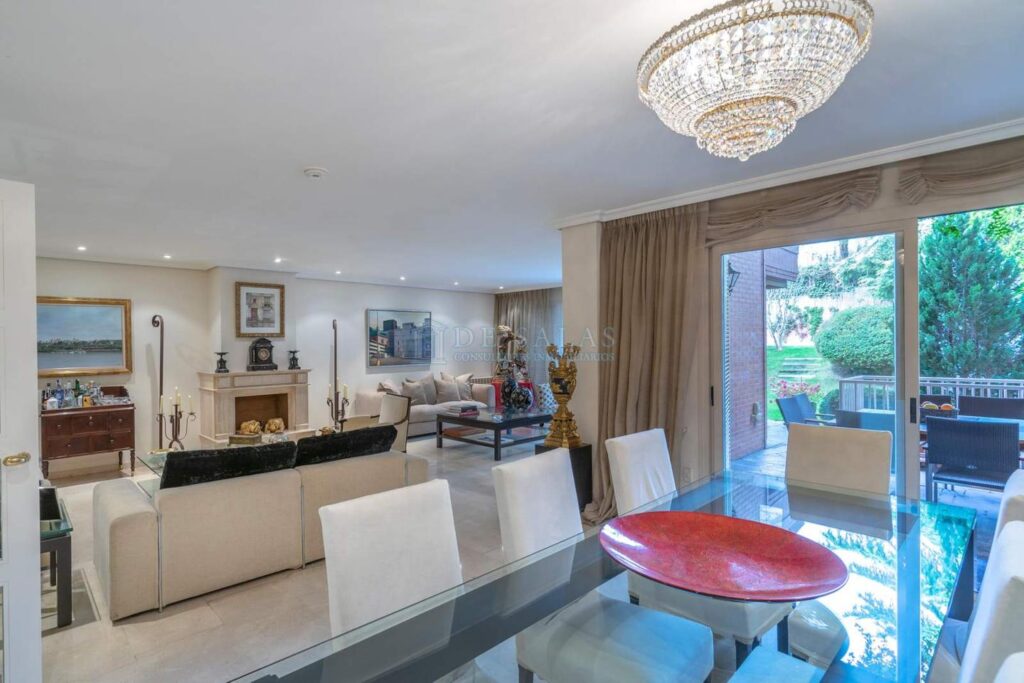 Casa Chalet en venta en Madrid de 560m2 REF:MAV02363