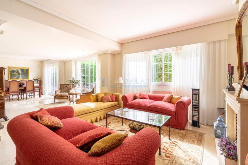 Casa Chalet en venta en Madrid de 391m2 REF:MAV02322
