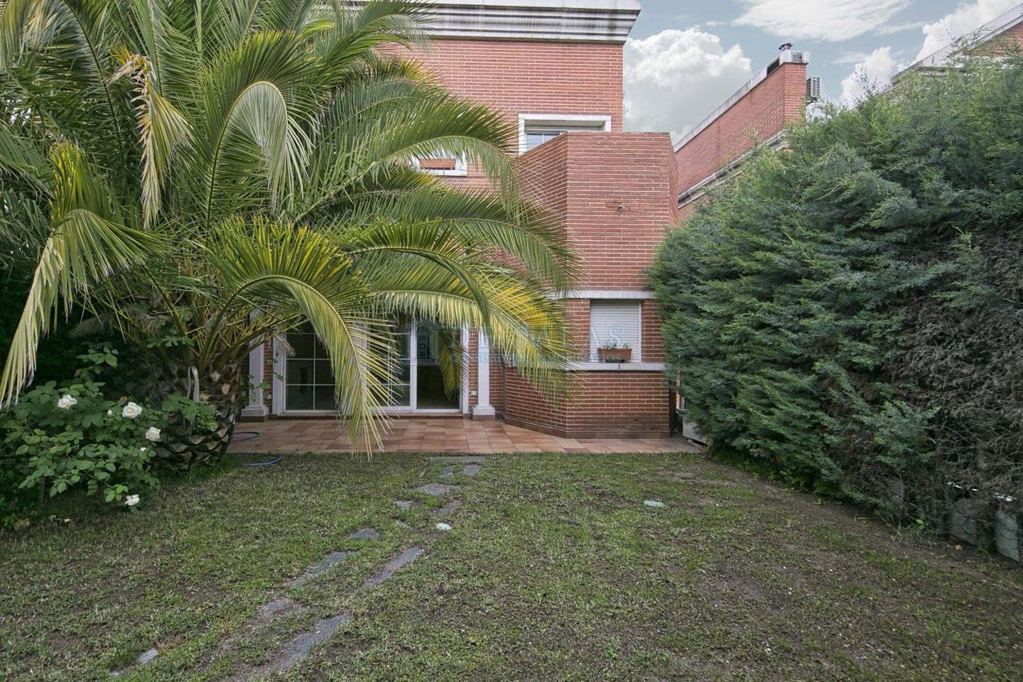 Casa Chalet en venta en Madrid de 400m2 REF:MAV02192