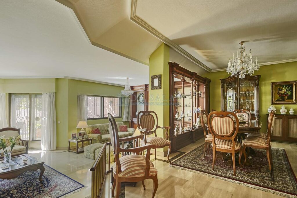 Casa Chalet en venta en Madrid de 327m2 REF:MAV02160