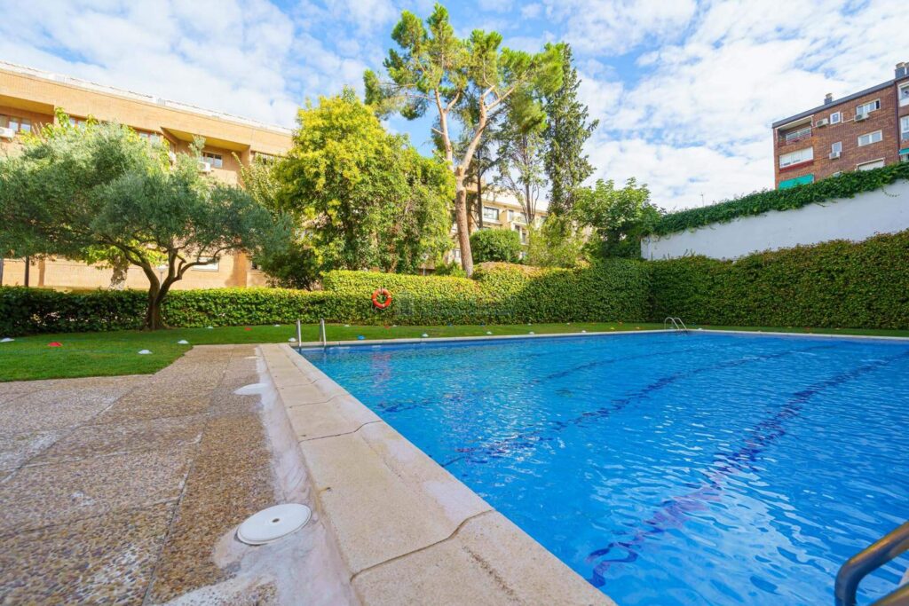 Duplex en venta en Madrid de 360m2 REF:MAV02480