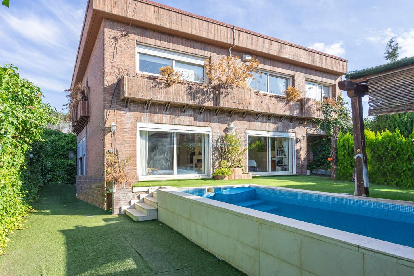 Casa Chalet en venta en Madrid de 413m2 REF:MAV02311
