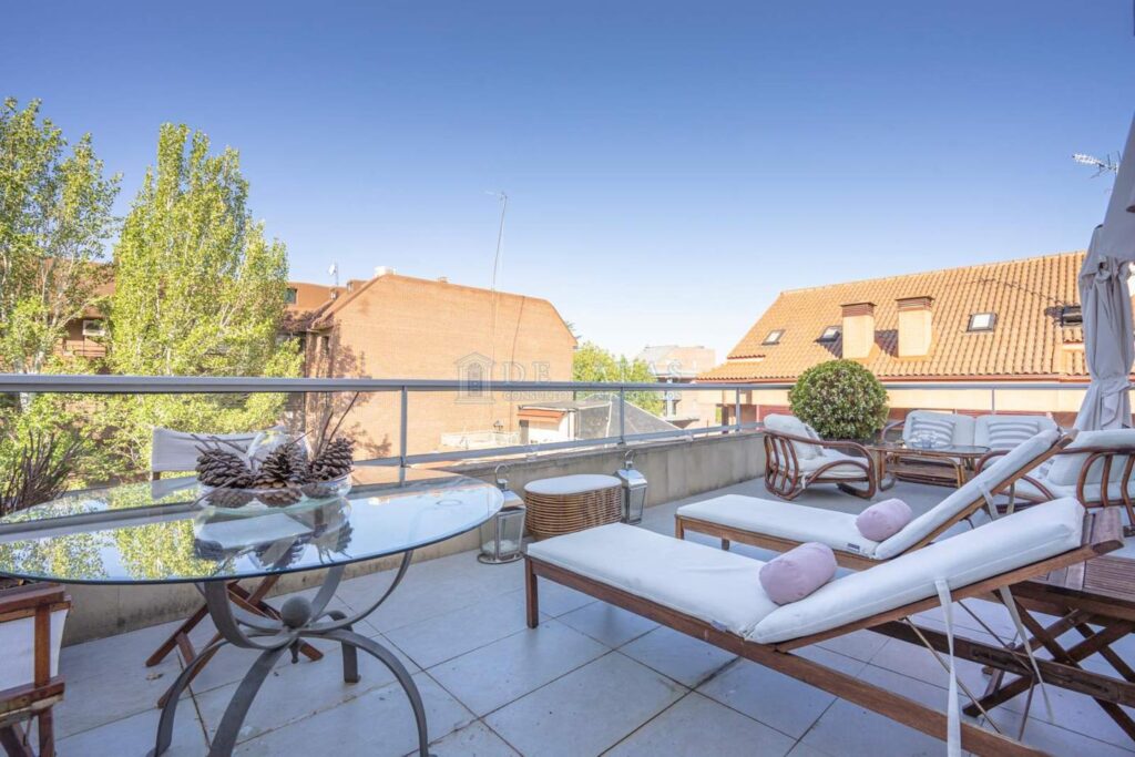 Ático en venta en Madrid de 133m2 REF:MAV02298