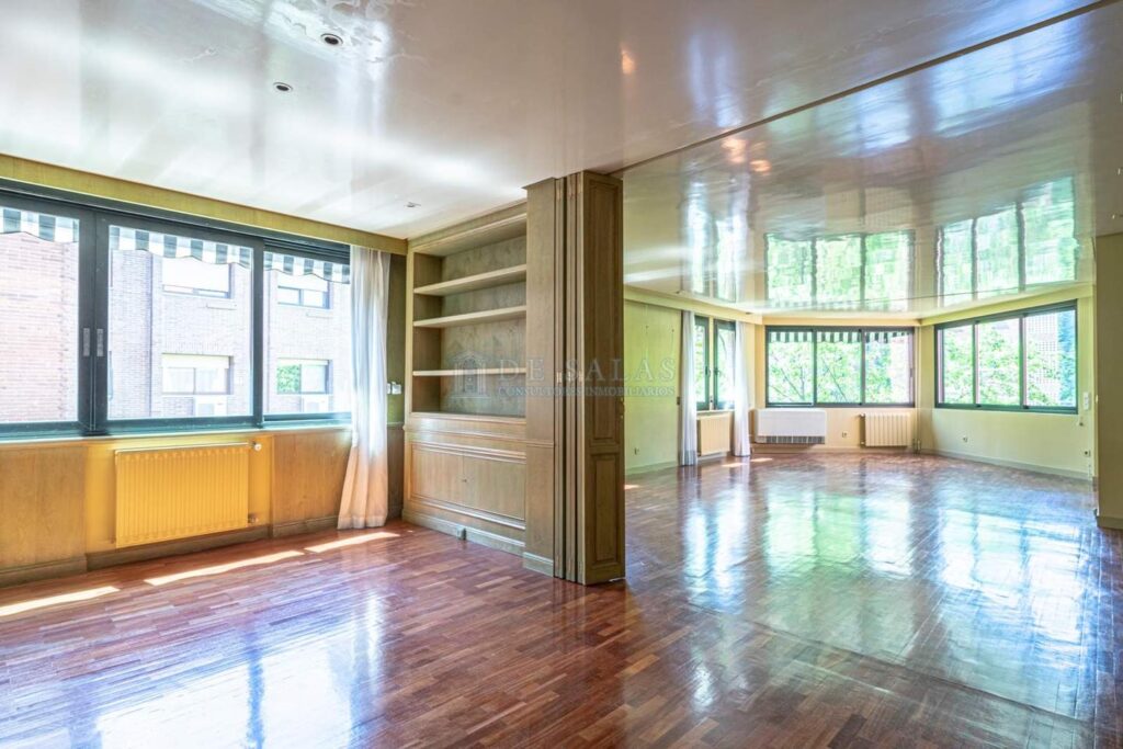 Piso en venta en Madrid de 270m2 REF:MAV02273