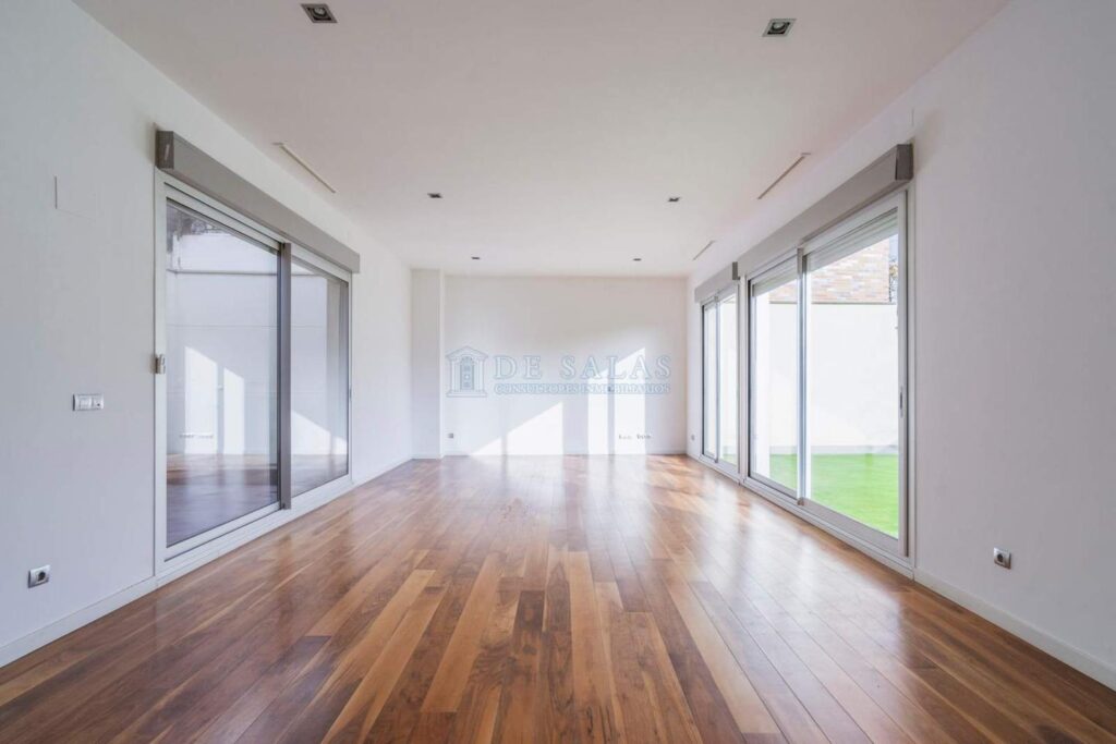 Casa Chalet en venta en Madrid de 362m2 REF:MAV01898