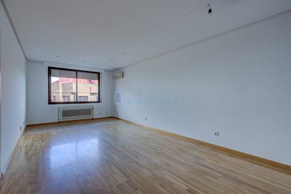 Piso en venta en Madrid de 125m2 REF:MAV02238