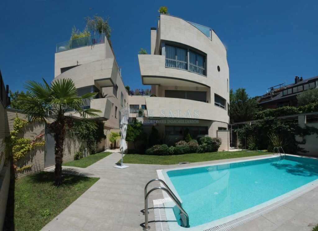Piso en venta en Madrid de 237m2 REF:MAV02130