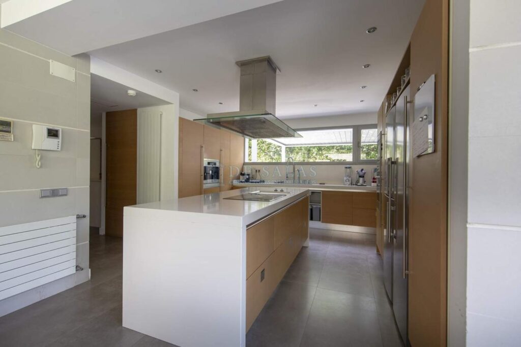 Casa Chalet en venta en Alcobendas de 600m2 REF:MOV02284