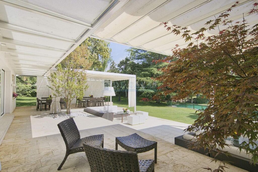 Casa Chalet en venta en Alcobendas de 747m2 REF:MOV00927