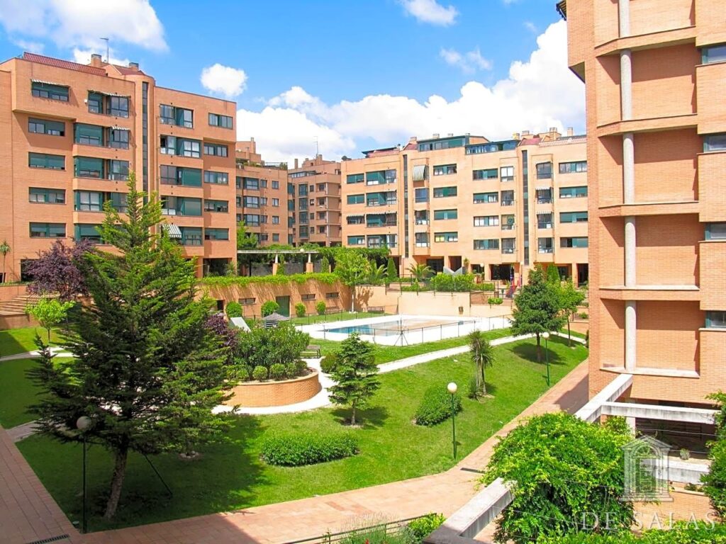 Amplio piso de 4 dormitorios en una planta