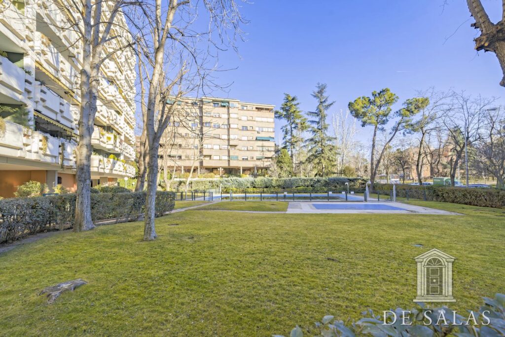 Piso en venta en Mirasierra