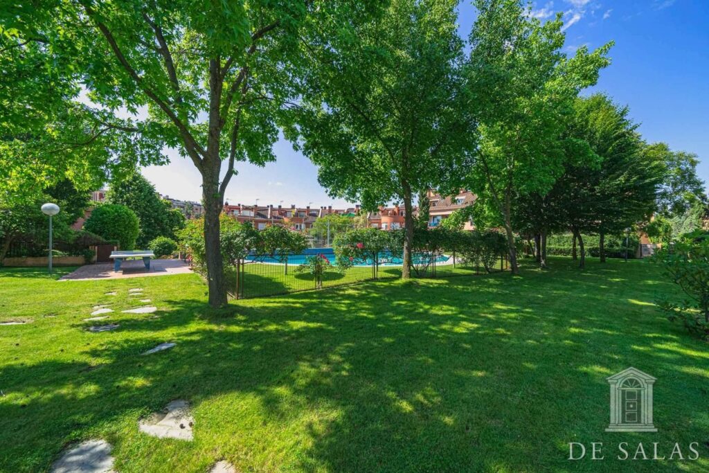 Espectacular Chalet Adosado en Conde Orgaz
