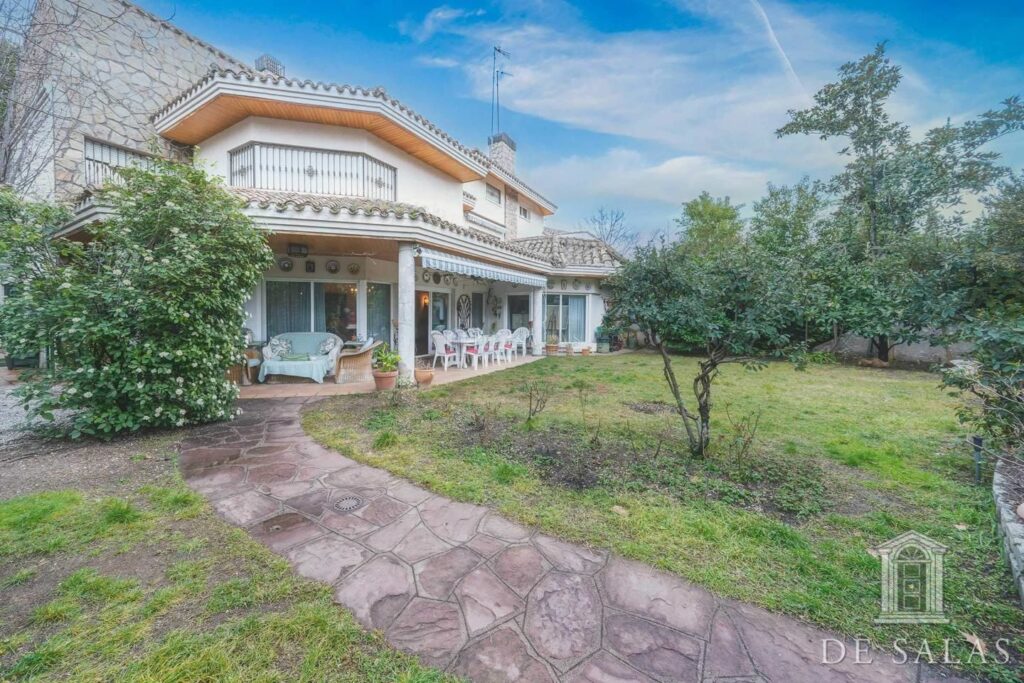 Fantástico chalet pareado en Mirasierra
