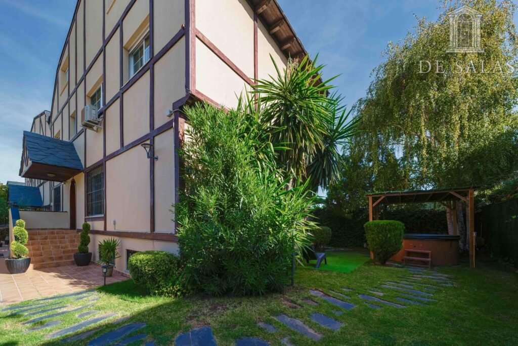 Fantástica vivienda pareada en Mirasierra