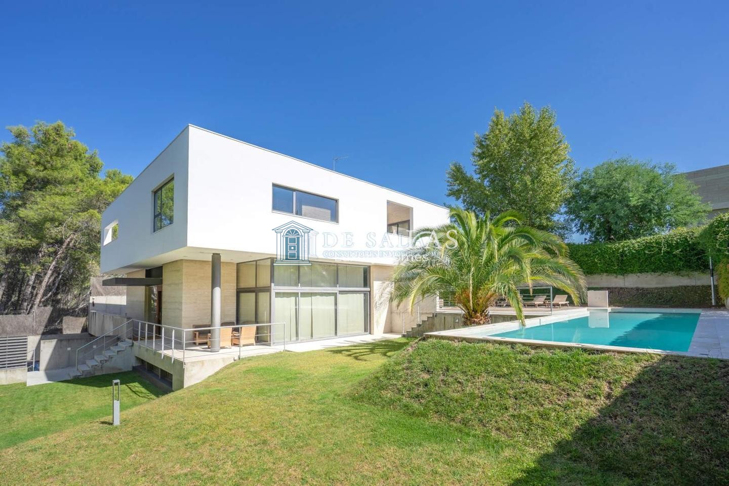 Espectacular chalet independiente