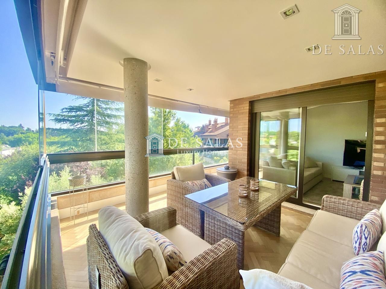 Luminoso ático dúplex con terraza y solarium