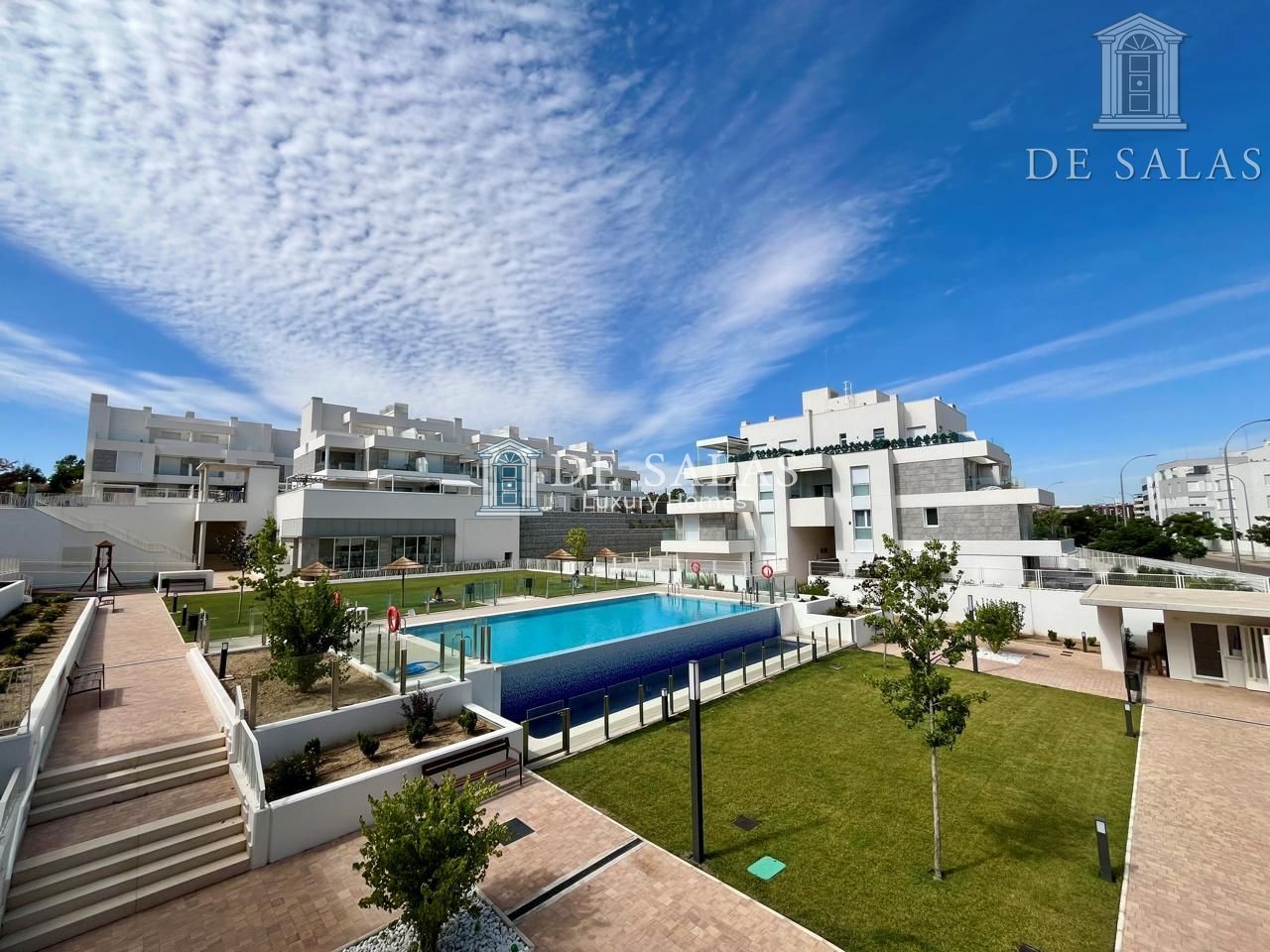 Fantástico dúplex con jardín a estrenar