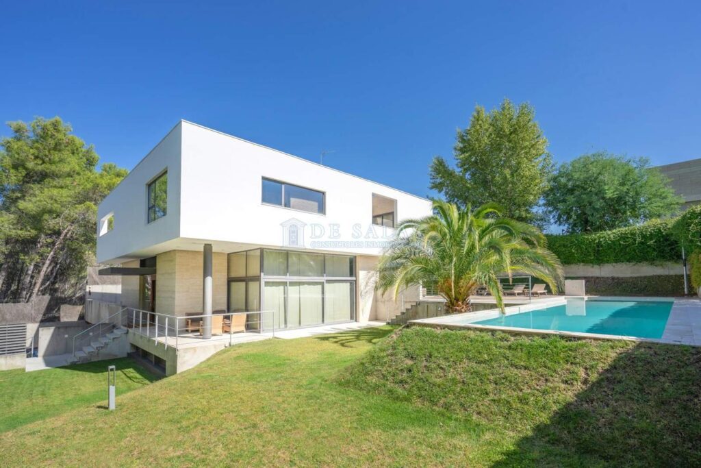 Espectacular chalet de diseño en Puerta de Hierro