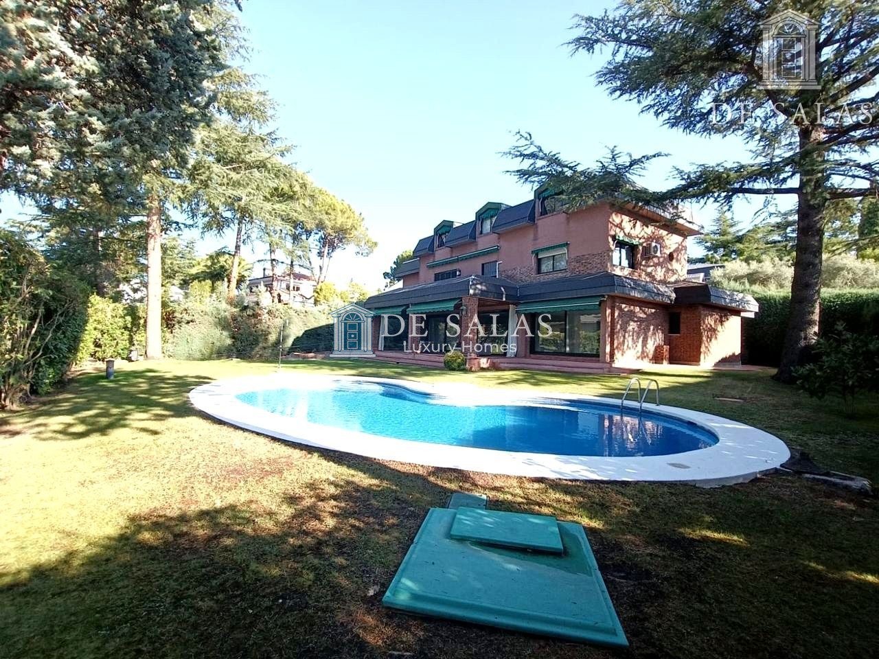 Casa Chalet en alquiler en Madrid de 680m2 REF:MAA01548