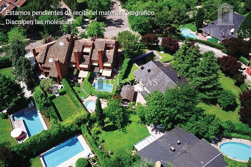 Espectacular ático – dúplex en esquina de 351 m² con piscina privada