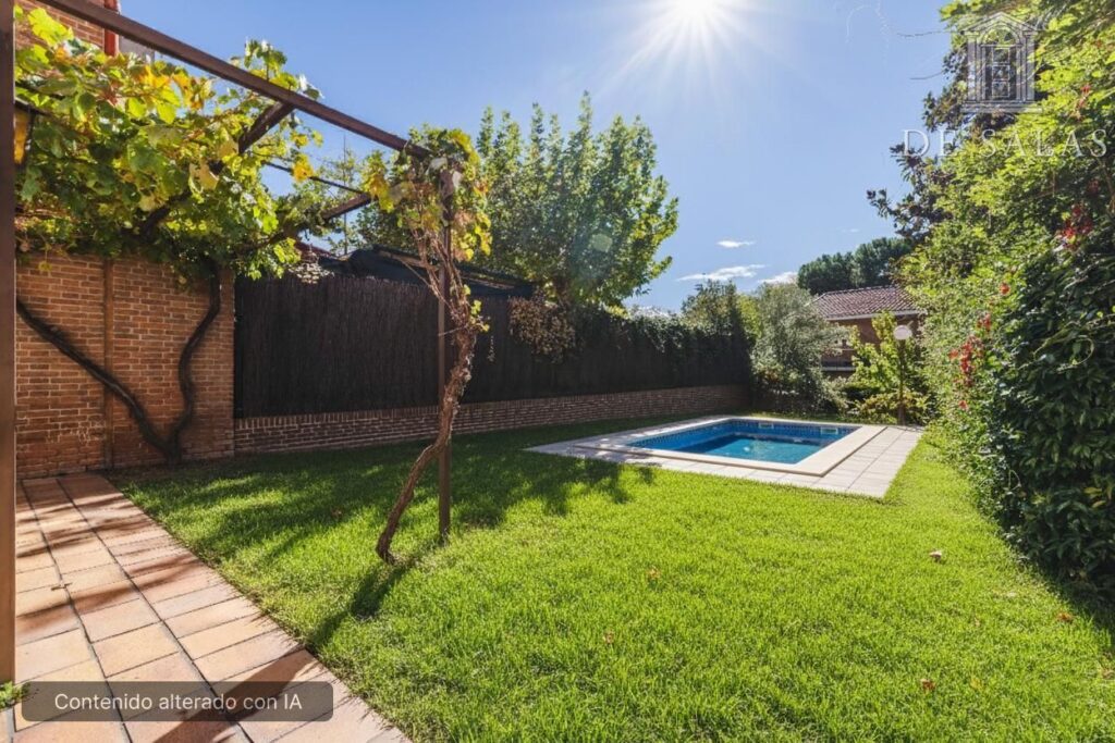 Acogedor chalet adosado en Mirasierra