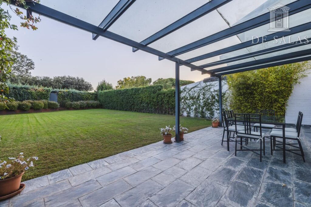 Excelente chalet pareado en una de las mejores urbanizaciones de la Moraleja